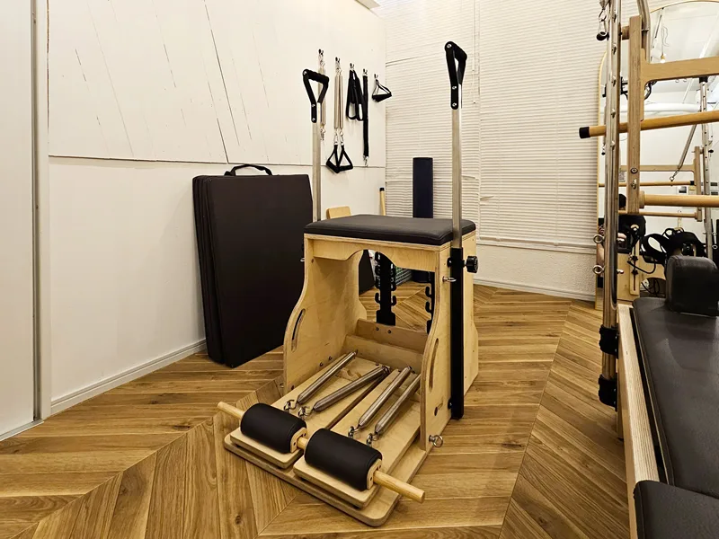 fis.pilatesのスタジオ内装（リフォーマー）